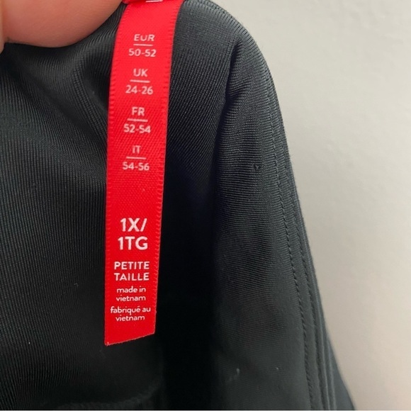 SPANXsmooth™ Soft and Smooth ponte knit leggings 1X petite - Picture 7 of 7